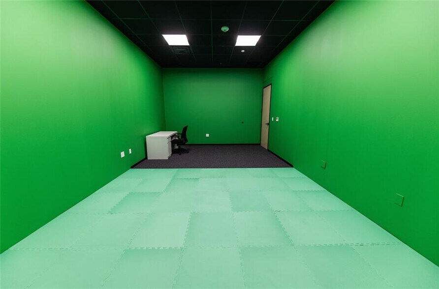 More Photos Of 1220 Toro Grande Dr, Cedar Park Light Distribution For Sale