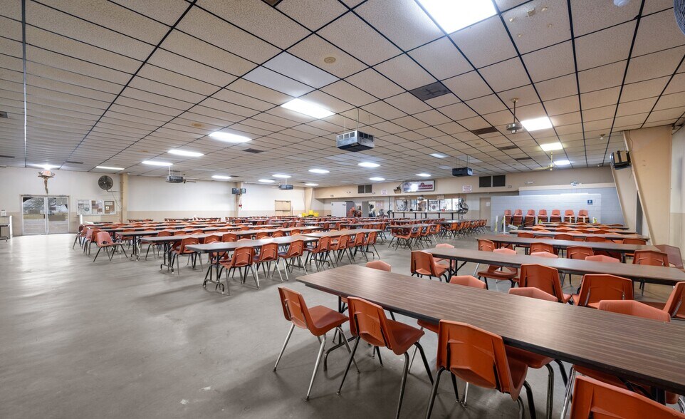 More Photos Of 2137 N US Highway 77, Robstown Lodge Meeting Hall For Sale