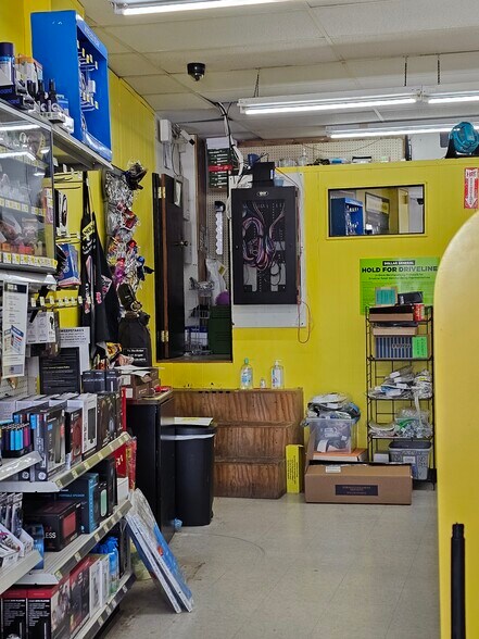 More Photos Of 1308 Washington Ave, Cairo Freestanding For Sale