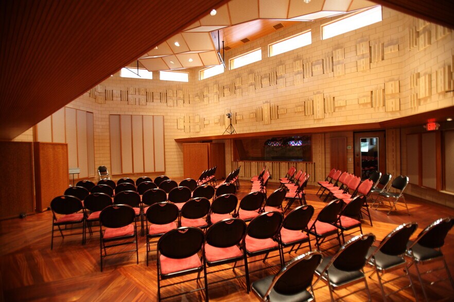 More Photos Of 2540 Seaforth Rd, Pittsboro Theater Concert Hall For Sale