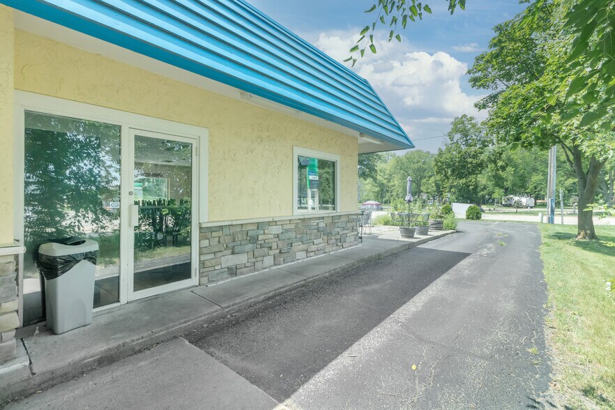 More Photos Of 6115 US Highway 51, McFarland Fast Food For Sale