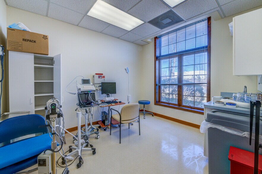 More Photos Of 48 Route 6, Yorktown Heights Medical For Lease