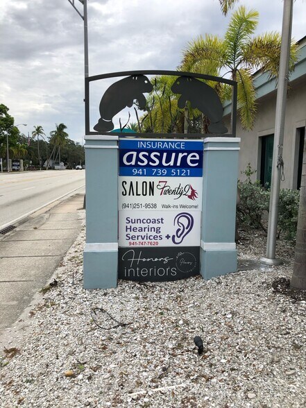More Photos Of 1931-1937 Manatee Ave W, Bradenton Storefront Retail Office For Lease