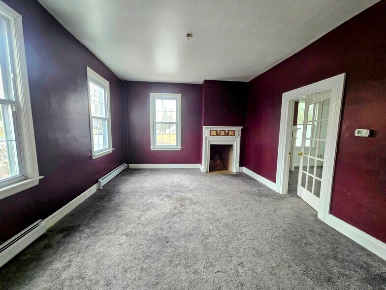 More Photos Of 130 Mansfield St, Belvidere Multifamily For Lease