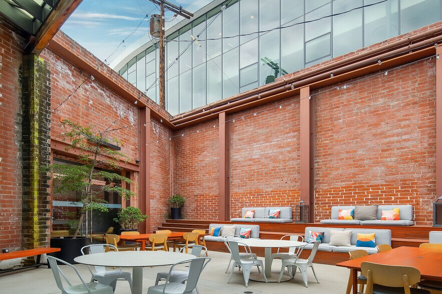 More Photos Of 8870 Washington Blvd, Culver City Loft Creative Space For Sale