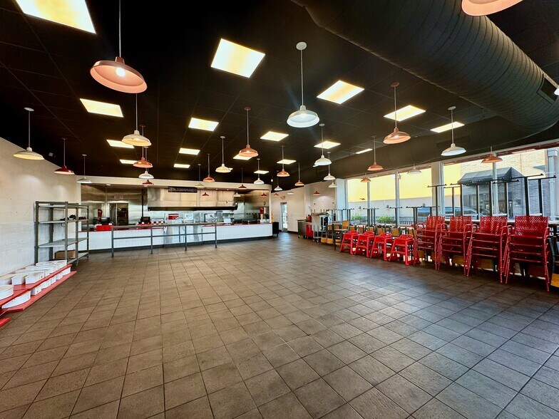 More Photos Of 5015 Hinkleville Rd, Paducah Restaurant For Lease