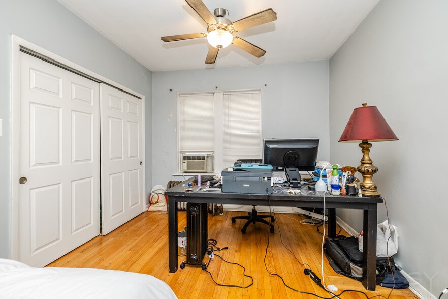 More Photos Of 7751 S Phillips Ave, Chicago Industrial For Sale