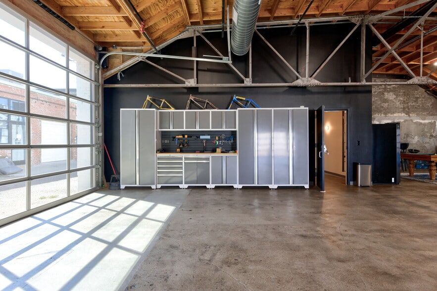 More Photos Of 111 NW 8th St, Oklahoma City Office For Sale