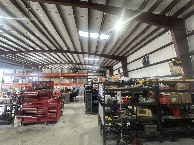 More Photos Of 11524 31st Ter E, Palmetto Industrial For Sale