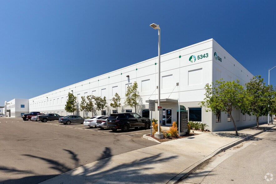 More Photos Of 5353 W Imperial Hwy, Los Angeles Unknown For Lease