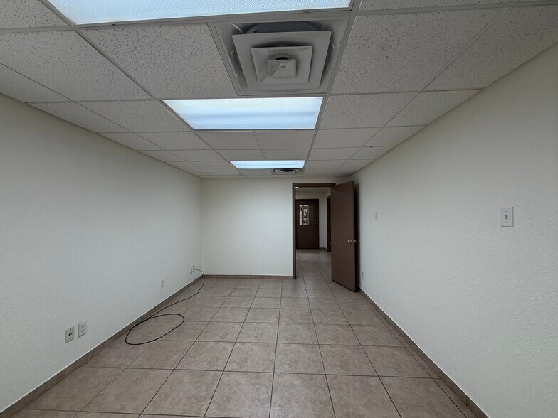 More Photos Of 3762 Kermit Hwy, Odessa Warehouse For Lease
