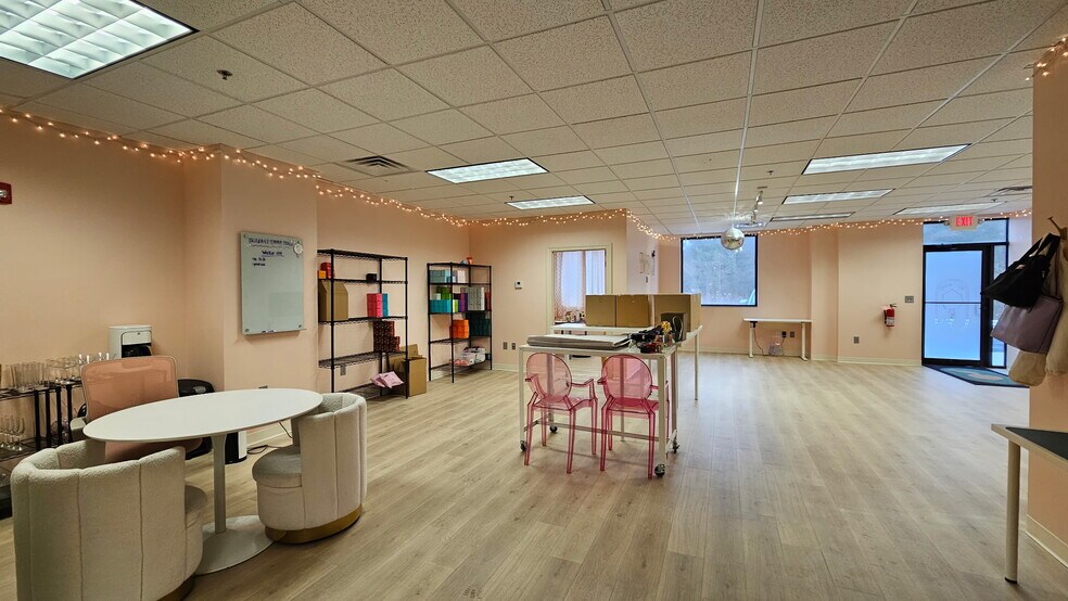 More Photos Of 822 Kumho Dr, Fairlawn Medical For Lease