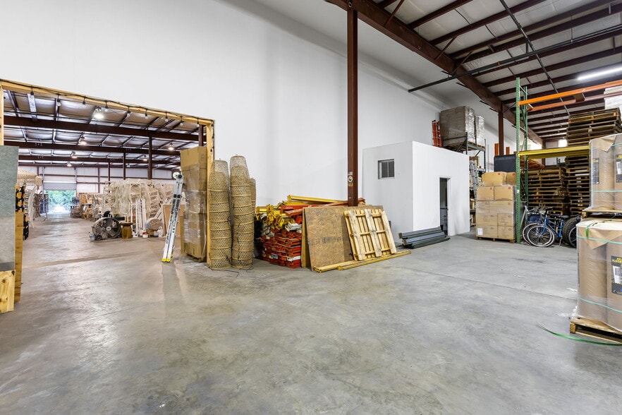 More Photos Of 1356 Bennett Dr, Longwood Distribution For Lease