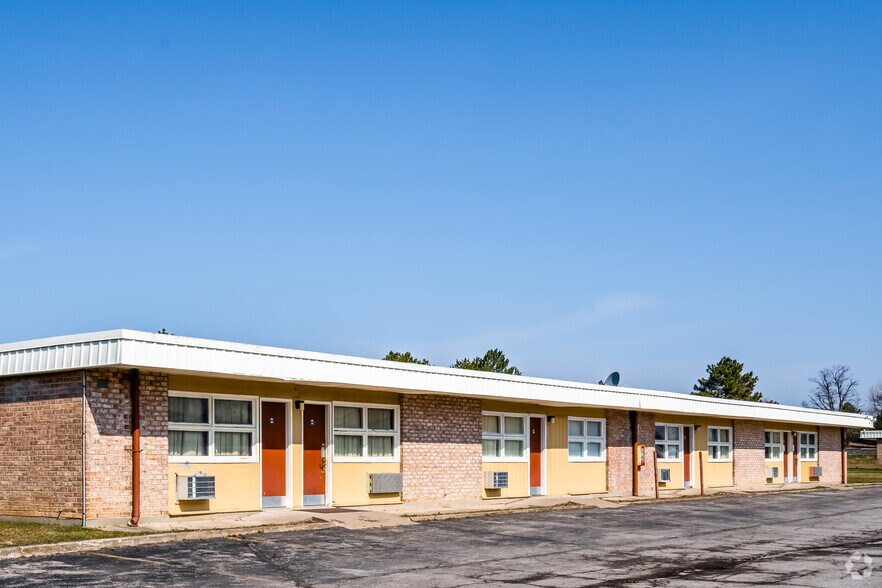 More Photos Of 4853 W Henrietta Rd, Henrietta Hotel For Sale