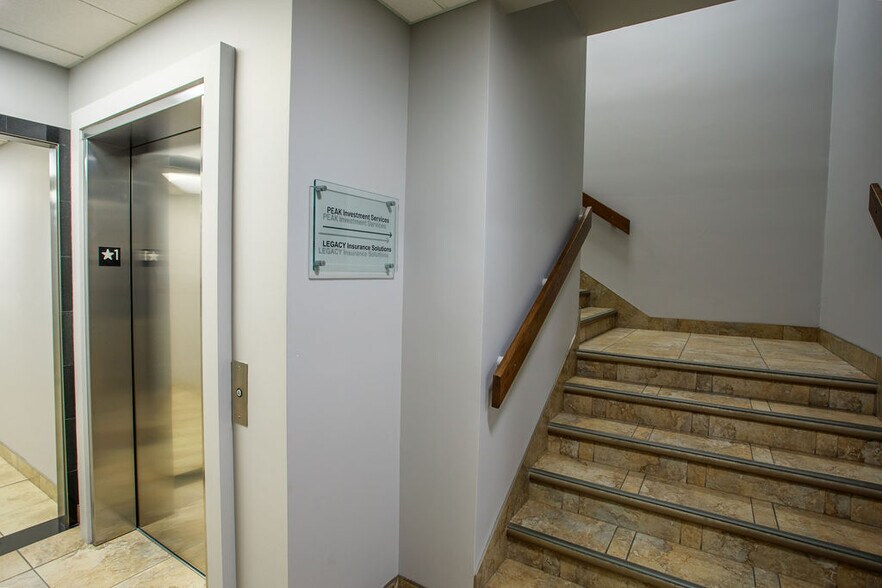 More Photos Of 1455 Ellis St, Kelowna Office Residential For Lease