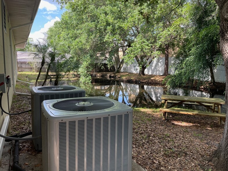 More Photos Of 8407 Pinehurst Dr, Tampa Office For Lease