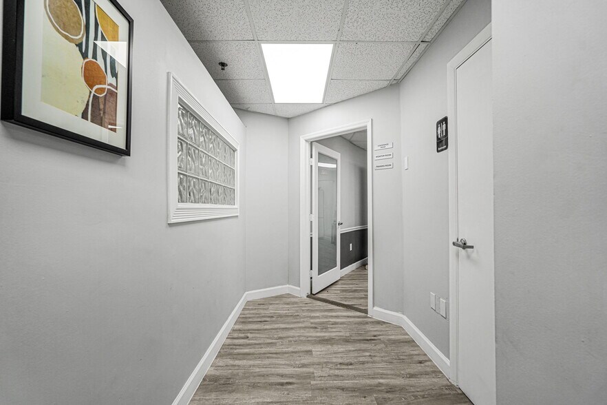 More Photos Of 2645 SW 37th Ave, Miami Medical For Sale