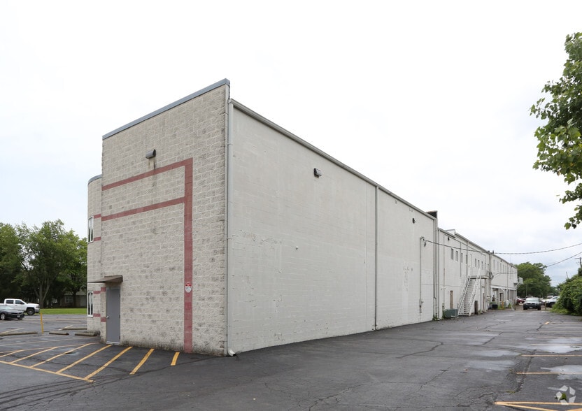 More Photos Of 201-209 N Hamilton Rd, Columbus Office For Lease