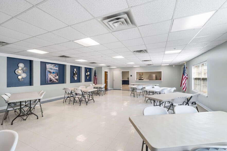 More Photos Of 900 County St, Portsmouth Apartments For Sale
