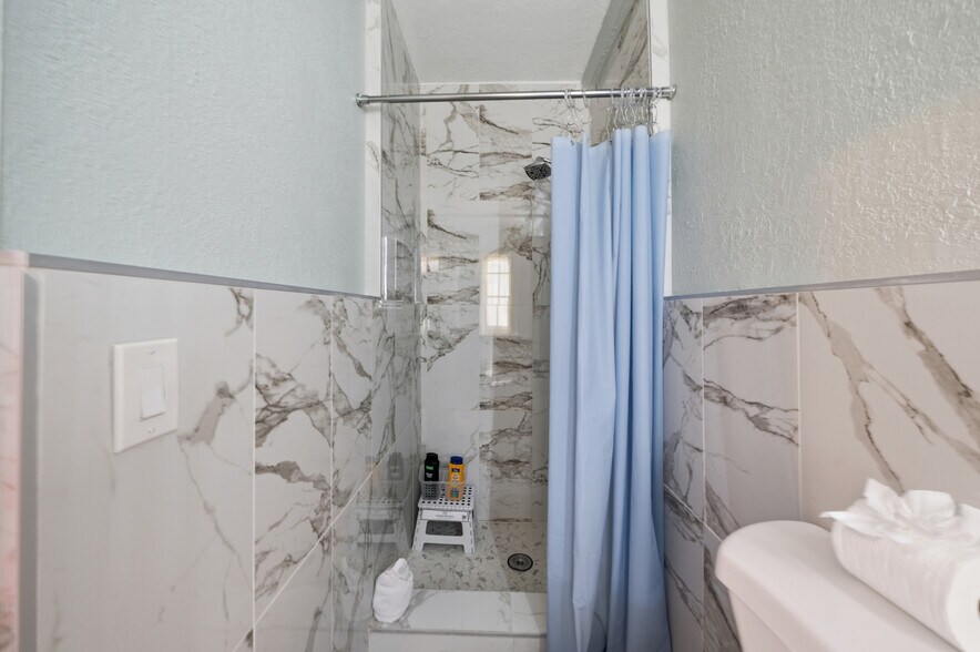 More Photos Of 602 Poinsettia Ave, Clearwater Beach Hotel For Sale
