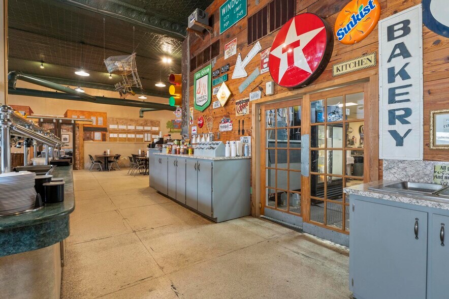 More Photos Of 412-414 Main St, Windom Restaurant For Sale