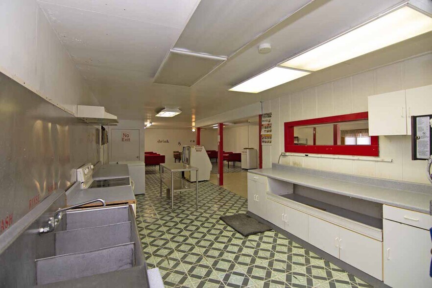 More Photos Of 4830 Highland Trl, Alderson General Retail For Sale