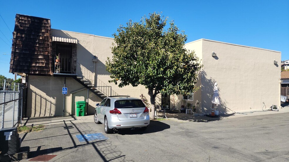More Photos Of 17180-17200 Foothill Blvd, Castro Valley Warehouse For Lease