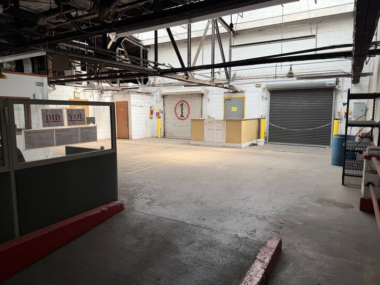 More Photos Of 529-545 Raymond Blvd, Newark Warehouse For Sale