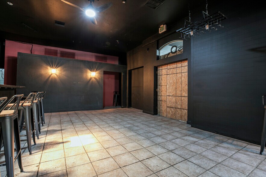 More Photos Of 6340 Yucca St, Los Angeles Restaurant For Lease