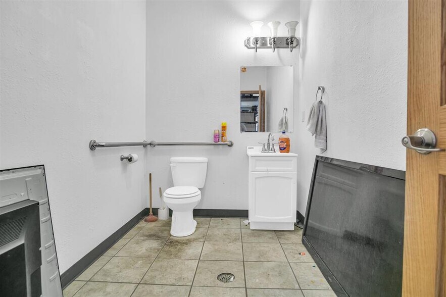 More Photos Of 1324 2nd Ave, Kearney Storefront Retail Office For Sale
