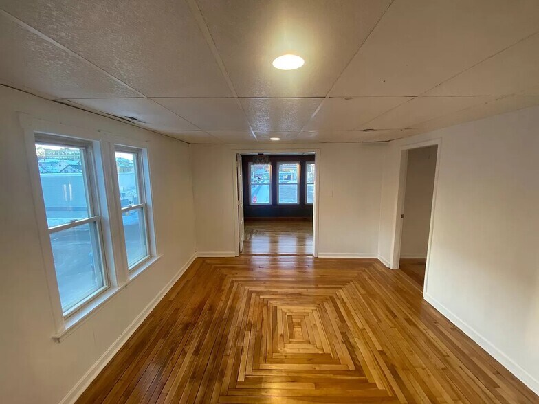 More Photos Of 73 Southgate St, Worcester General Retail For Sale