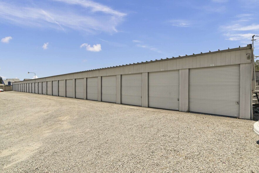 More Photos Of 29480 Pacific St, Hayward Self Storage For Sale