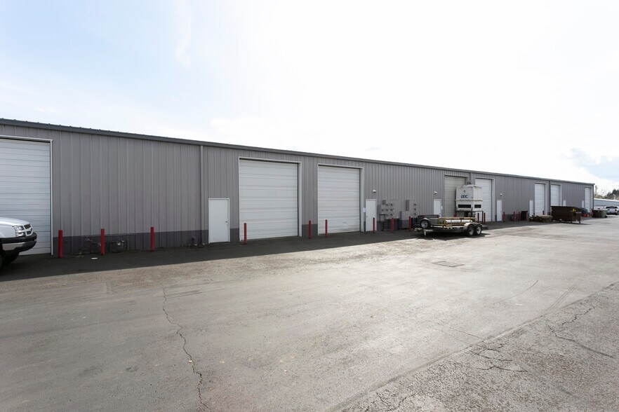 More Photos Of 5405 SE Alexander St, Hillsboro Warehouse For Lease
