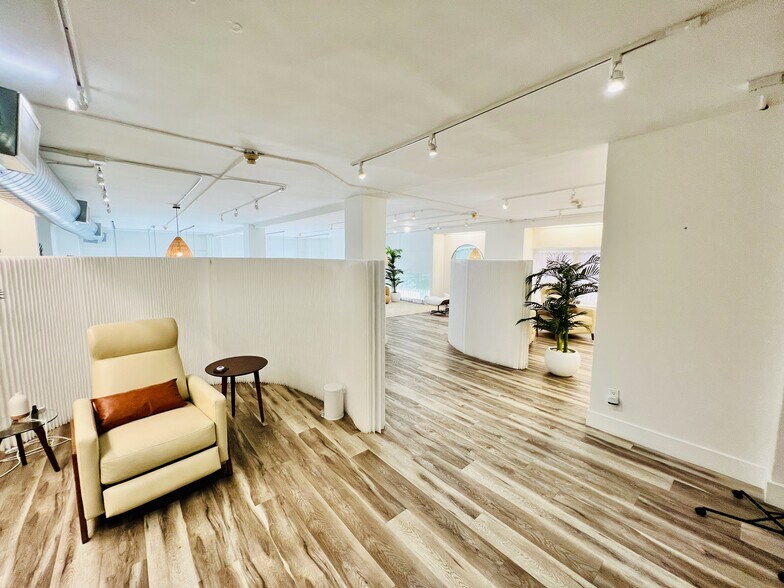 More Photos Of 3001-3013 Main St, Santa Monica Apartments For Lease