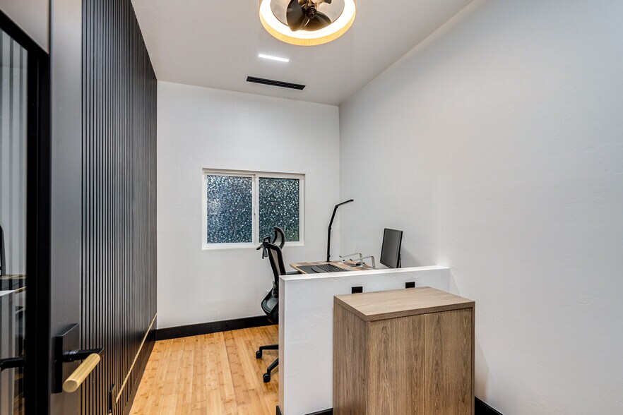 More Photos Of 1140 N Rosemont Blvd, Tucson Research And Development For Sale