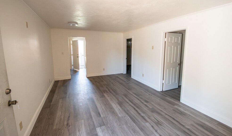 More Photos Of 3425 Martin Ave, Greensboro Apartments For Sale