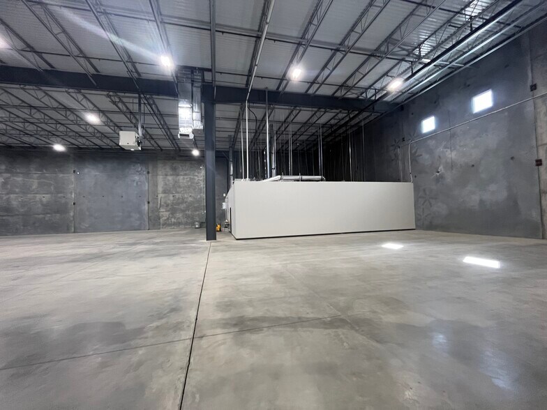 More Photos Of 4617 Sw 25th Cir, Oklahoma City Industrial For Lease