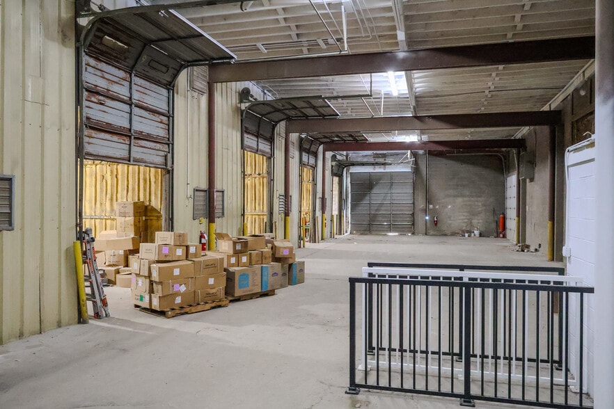 More Photos Of 8957 NC Highway 96 S, Benson Warehouse For Lease