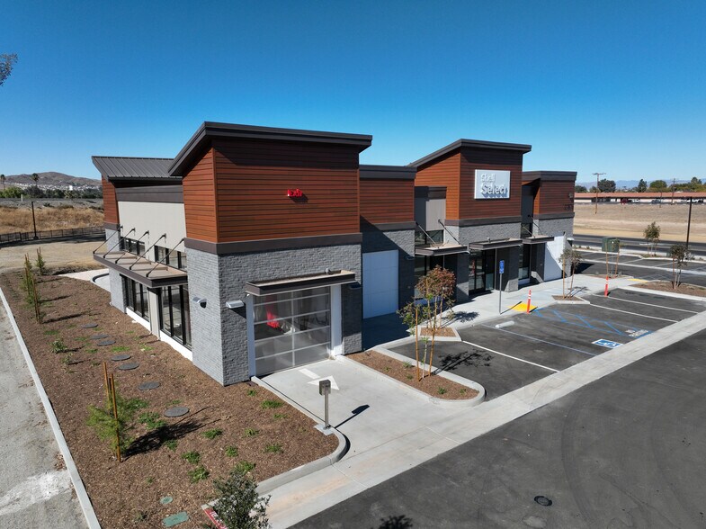 More Photos Of 27851-27875 Encanto Dr, Menifee Service Station For Sale