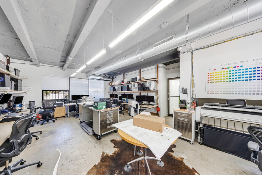 More Photos Of 1235 SW 22nd St, Miami Office For Lease