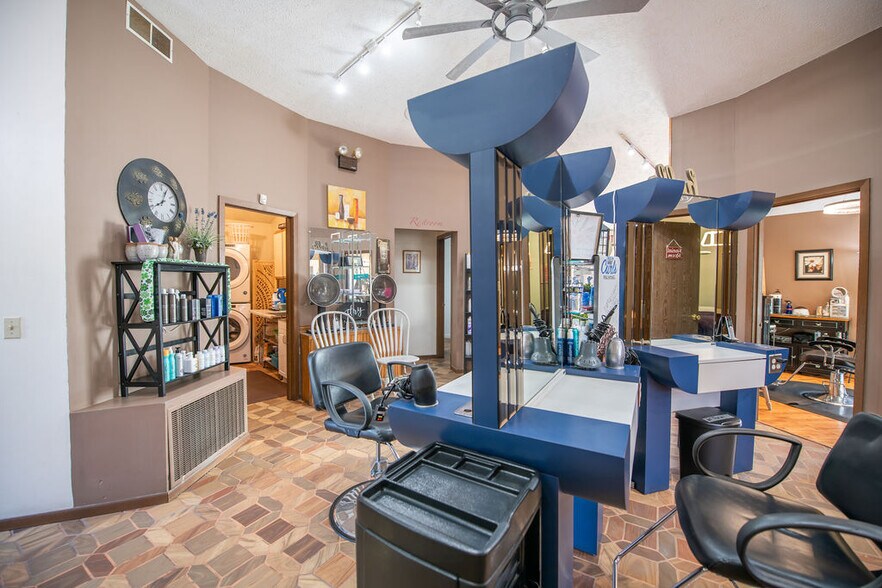 More Photos Of 411 W Canal St, Malvern General Retail For Sale