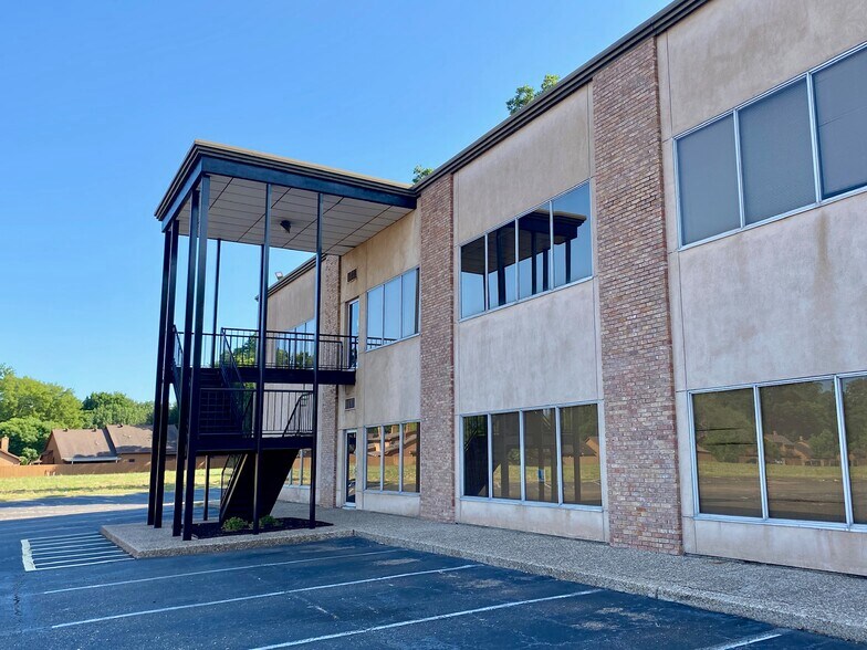 More Photos Of 3020 Knight St, Shreveport Loft Creative Space For Lease