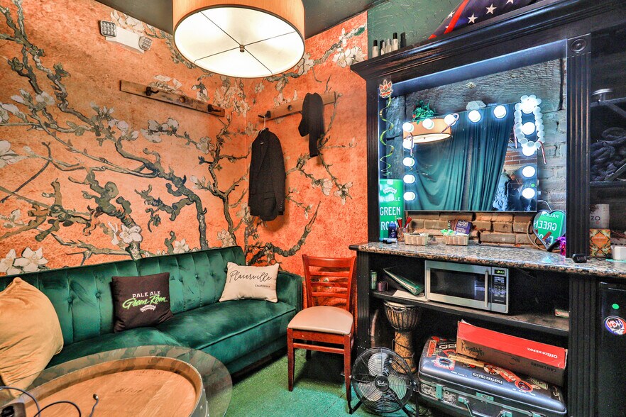 More Photos Of 251-253 Main St, Placerville Restaurant For Sale