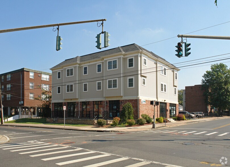 Primary Photo Of 112 S Whitney St, Hartford Medical For Lease
