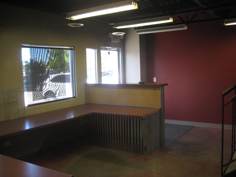 More Photos Of 15334 E Hinsdale Cir, Centennial Light Manufacturing For Lease