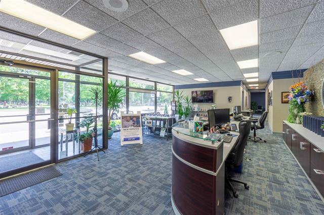 More Photos Of 1818 Grand Ave, Wausau Office For Sale