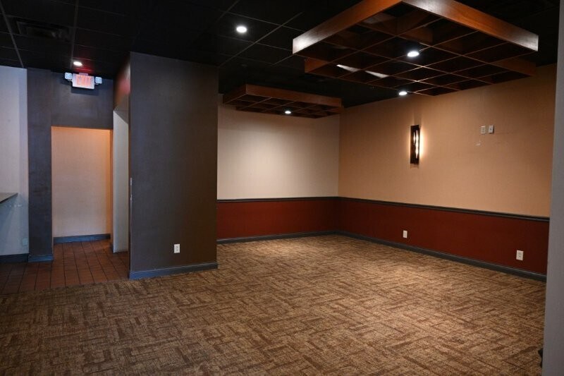 More Photos Of 517 S 4th St, Springfield General Retail For Sale
