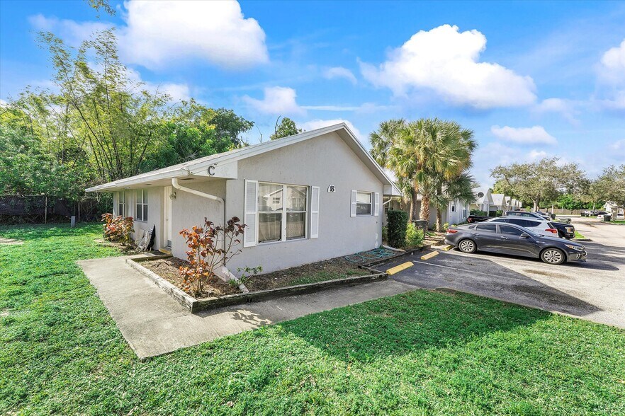 More Photos Of 1100 SW 4th Ave, Delray Beach Apartments For Sale