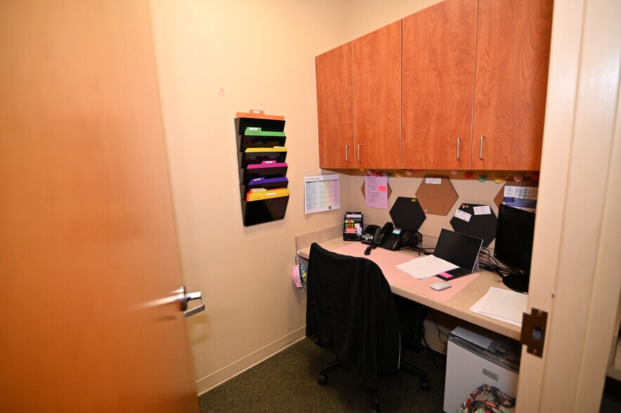 More Photos Of 2960 Technology Pl, Waldorf Research And Development For Lease