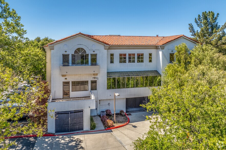 More Photos Of 351 Rolling Oaks Dr, Thousand Oaks Medical For Lease